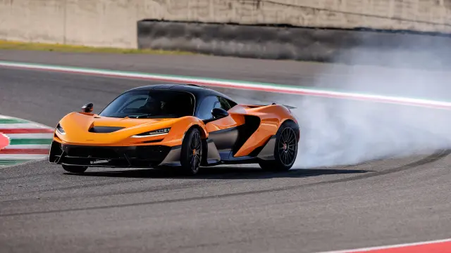Prueba del McLaren W1
