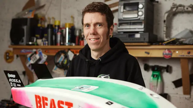 Stephen Wallis, ingeniero y fabricante del coche radiocontrol más rápido del mundo