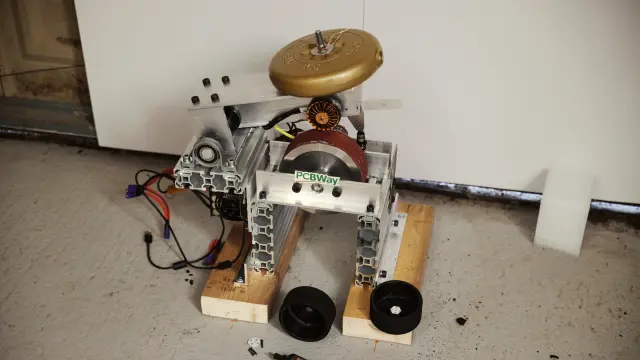 Stephen Wallis, ingeniero y fabricante del coche radiocontrol más rápido del mundo