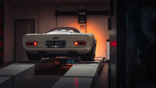 McLaren M6GT