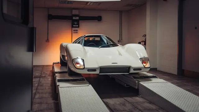 McLaren M6GT