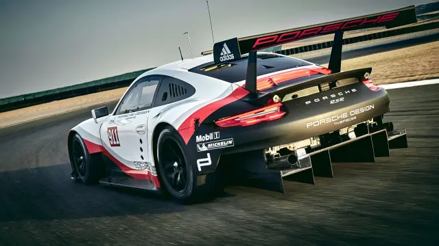 Porsche 911 RSR (2016)