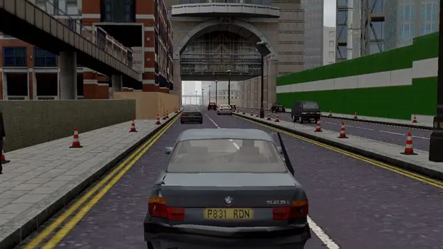 El BMW Serie 5 fue uno de los coches eliminados en el videojuego The Getaway (2002).