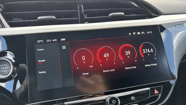 Pantalla Performance del Opel Corsa GSE