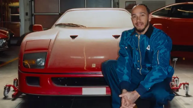 Lewis Hamilton cumple el sueño de todo amante de Ferrari