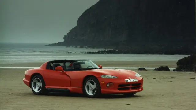 Dodge introdujo algunos cambios en la segunda generación del Viper para mejorar su manejo.