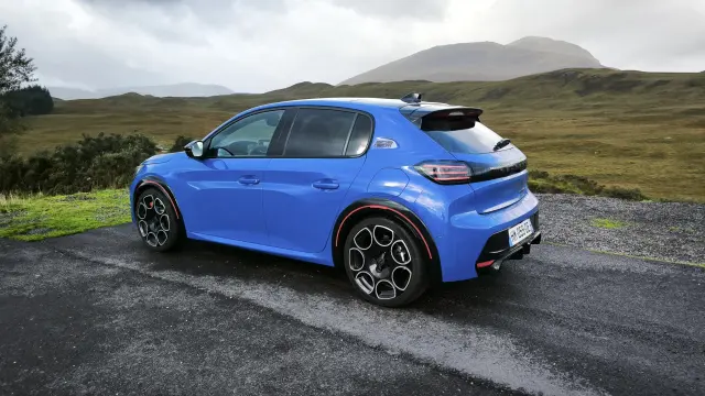 Peugeot E-208 GTI
