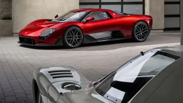 McLaren registra dos nombres, Remuera y Muriwai.