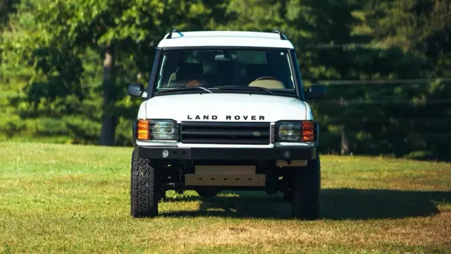 Land Rover Discovery restomod Project Earnie