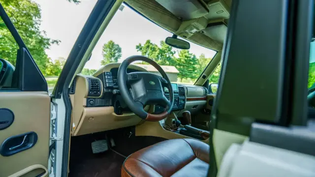 Land Rover Discovery restomod Project Earnie