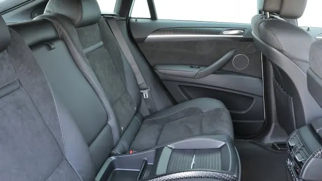BMW X6.