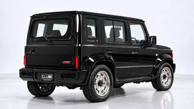 Suzuki Jimny con un kit de carrocería de GMC Typhoon