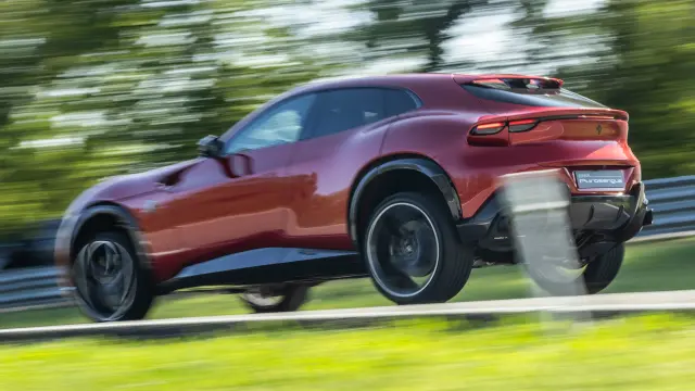 Prueba del Ferrari Purosangue Handling Speciale