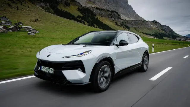 Lotus Eletre X.