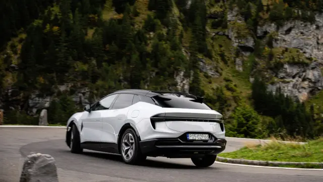 Lotus Eletre X.