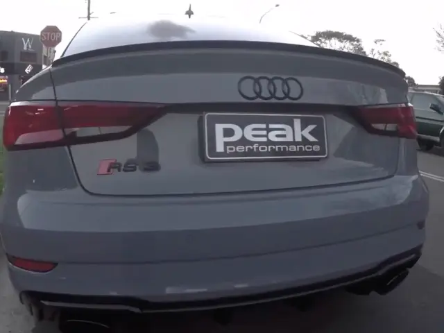 VÍDEO: Flipa como suena el Audi RS3 Sedan con escapes Armytrix