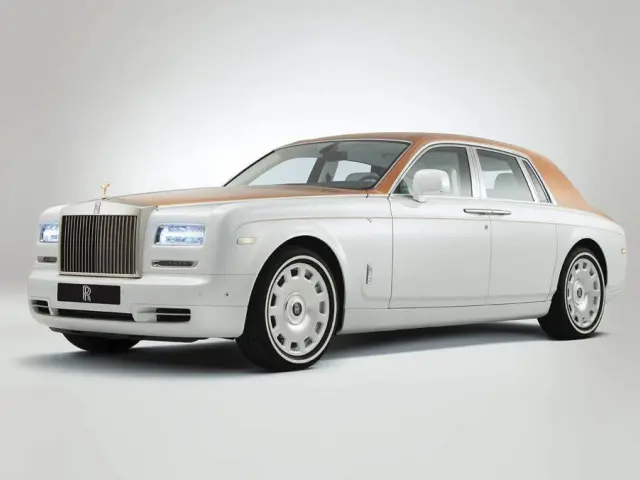 Rolls-Royce Phantom by Sheikh Zayed Grand Mosque