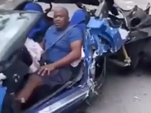 VÍDEO: Brutal accidente de un Corvette que queda hecho añicos, milagro para su conductor