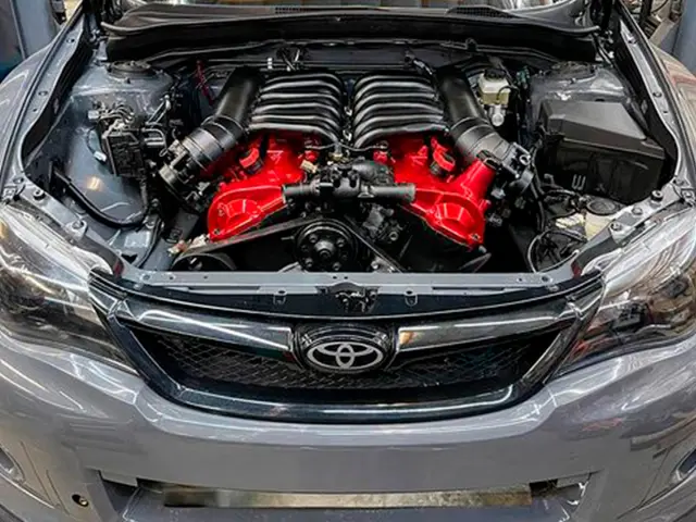 Subaru Impreza STI V12 de John Prolux.