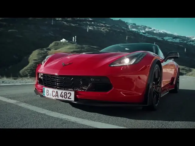 VÍDEO: el pique de la semana. Corvette Z06 vs hombre pájaro [TG]