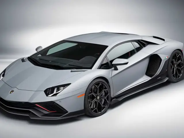 VÍDEO: ¿Quieres escuchar el último V12 puro de Lamborghini?