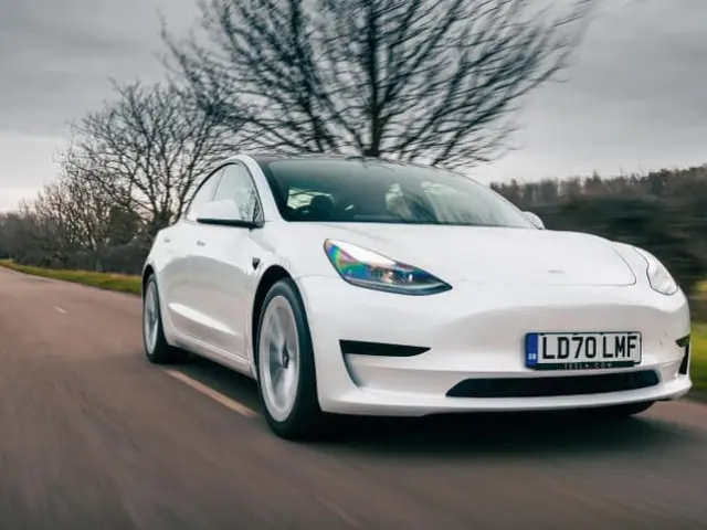 Tesla Model 3.