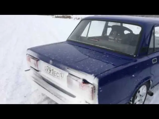 Drifting sobre nieve con un Lada 2105
