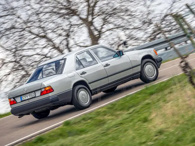 Mercedes W124 con motor OM603 turbo