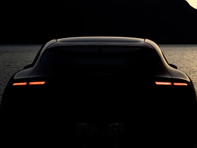 Jony Ive, el diseñador del primer Ferrari eléctrico, teme nuestra reacción con el diseño del Luce.