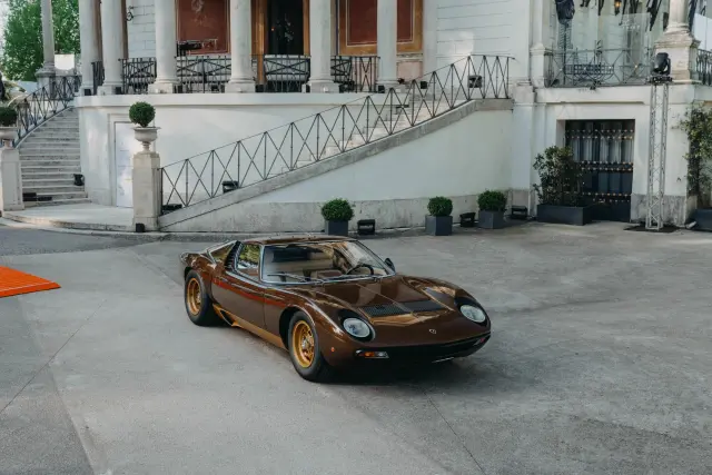 Lamborghini Miura SV de 1972 restaurado por Polo Storico