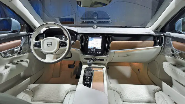 Volvo S90 2016 10