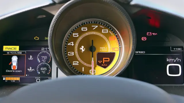 Ferrari F12 tdf velocímetro