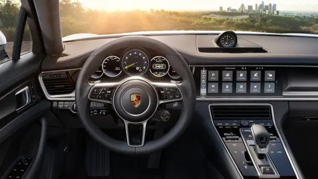 Porsche Panamera 4 E-Hybrid 2017 interior