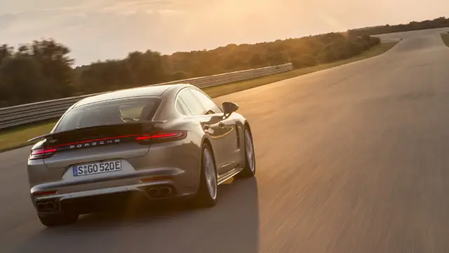 Porsche Panamera Turbo S E-Hybrid 2017 trasera