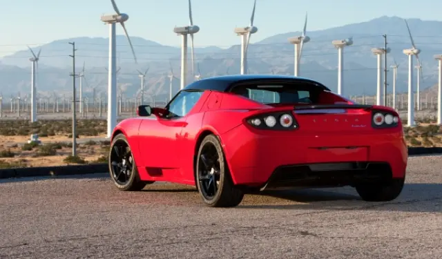 Tesla Roadster trasera