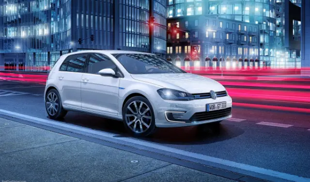 Estéticamente, el Volkswagen golf GTE bebe tanto del Golf E, como del Golf GTI