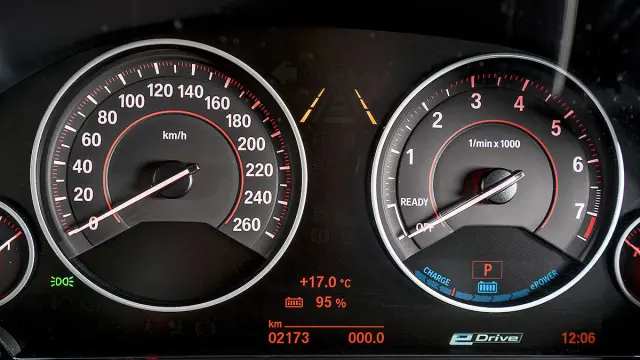 BMW 330e cockpit
