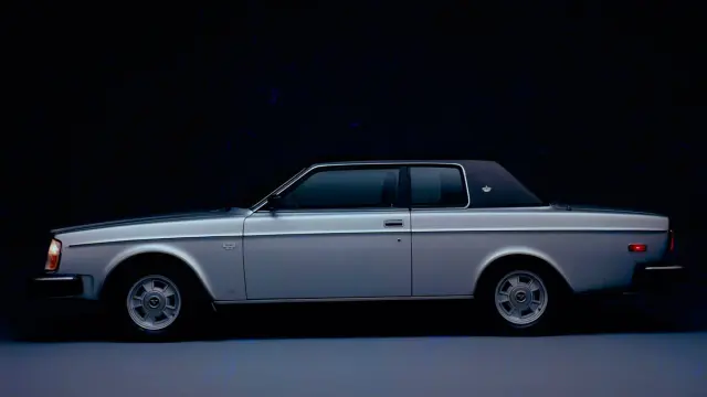 Bertone hizo 6.622 Volvo 262C en Turín