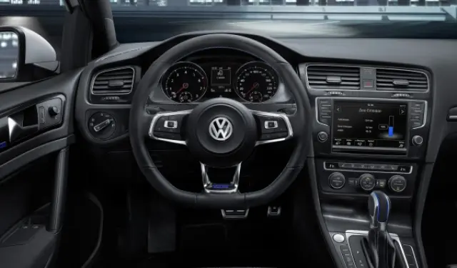 La pantalla táctil del VW Golf GTE informará de los flujos de energía y la evolución del consumo