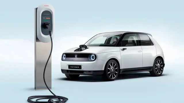 El Honda e es el primer coche eléctrico de la marca para Europa