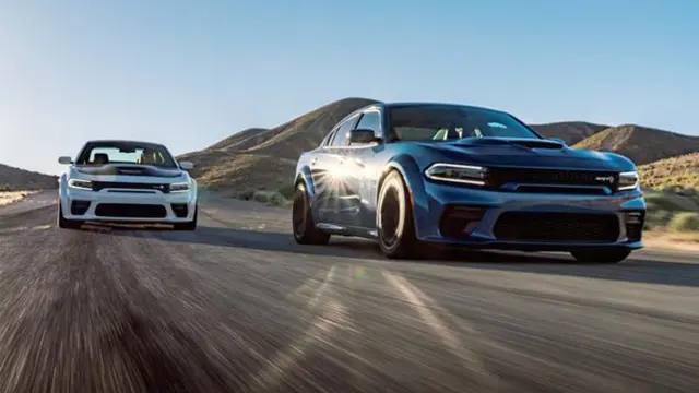 Dodge Charger SRT Hellcat.