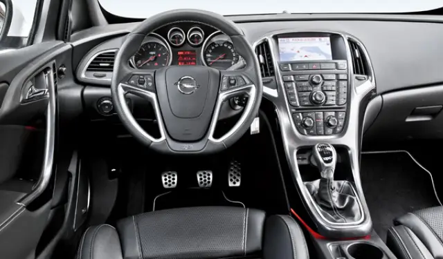 Opel Astra OPC 2012 salpicadero