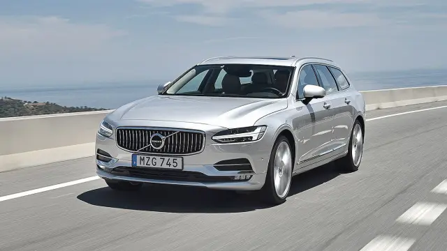 Prueba: Volvo V90 2016 lateral faros carretera