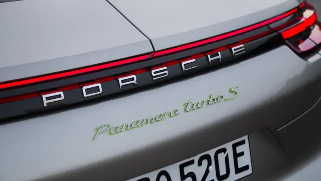 Porsche Panamera Turbo S E-Hybrid 2017 logo