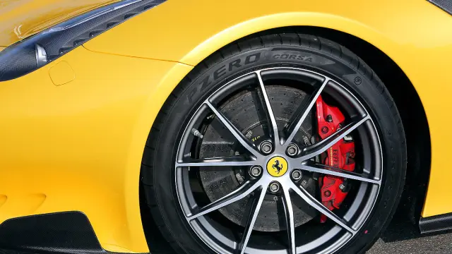 Ferrari F12 tdf llanta