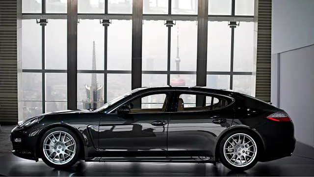 El Panamera, en su presentación en el World Financial Center de Shanghai. (Porsche)