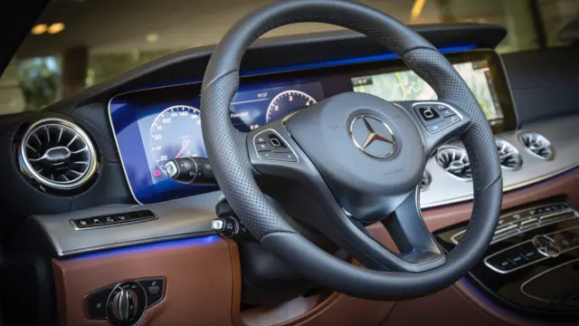 El puesto de mando del Clase E Cabrio no tiene rival en el segmento