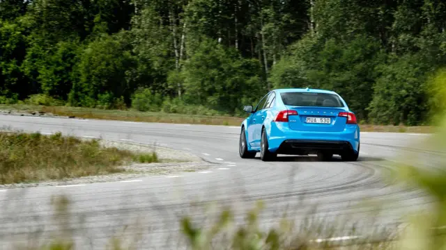Volvo deportivos S60 Polestar zaga