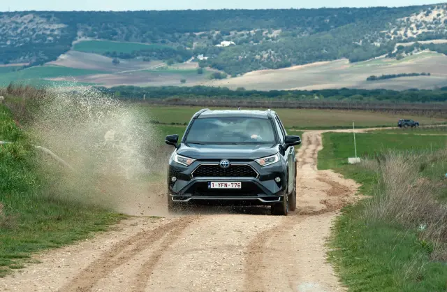 Dotado de tracción integral, se sale por pistas sin problema