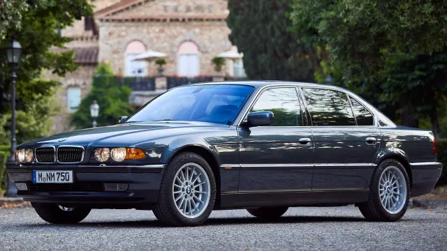 BMW Serie 7 E38.